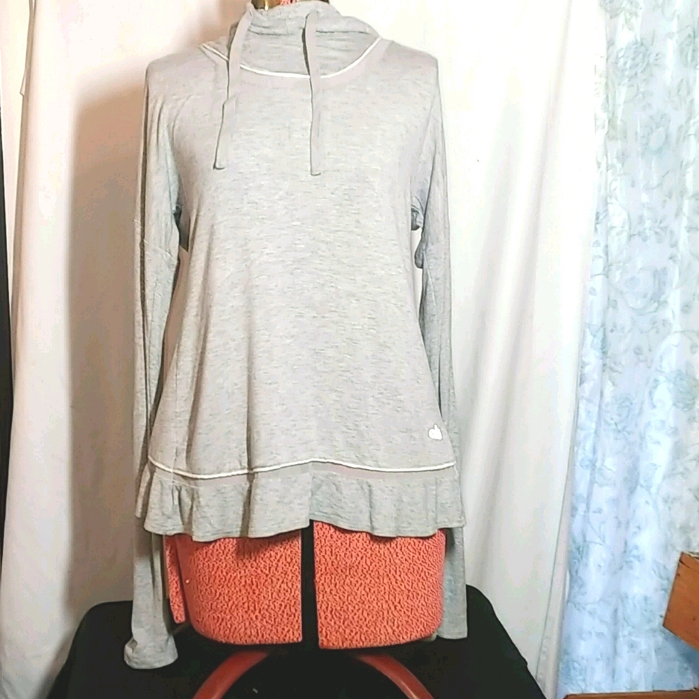Alō Yoga Hoodie w/ Peekaboo Back